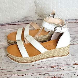 DOLCE VITA Croc Print White Wedge Size 9.5